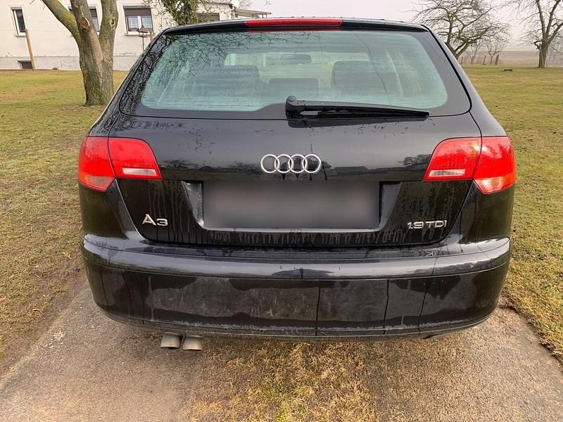 Gebraucht Audi A3 105 PS (77 kW) 2007 Schwarz Kleinwagen