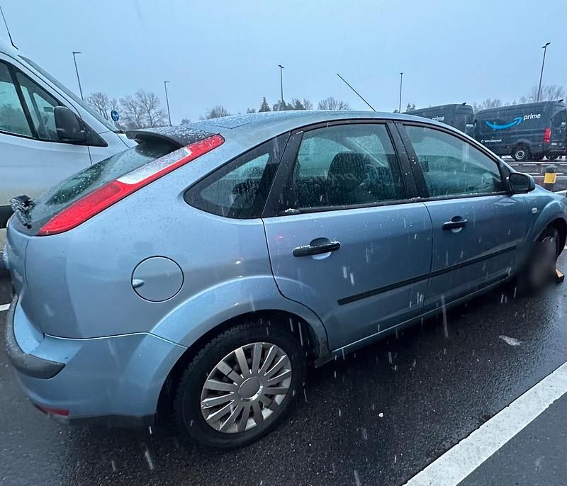 Gebraucht Ford Focus 101 PS (74 kW) 2006 Blau Limousine