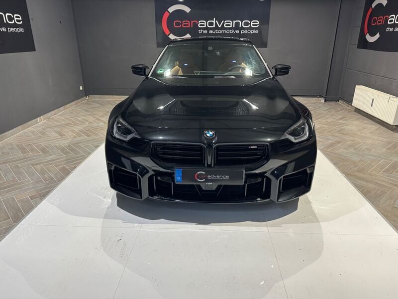 Black sapphire metallic Gebraucht 2024 BMW M2 Performance Coupé | 64.990 € (Fairer Preis) - Bild 1/4