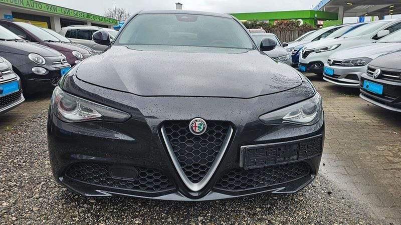 Gebraucht Alfa Romeo Giulia Super 150 PS (110 kW) 2017 Schwarz Limousine