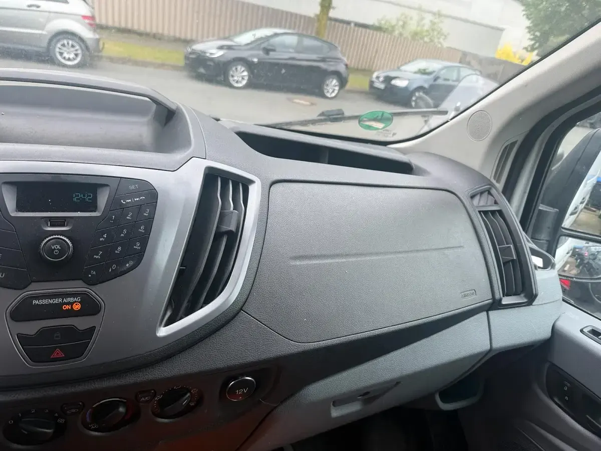 Gebraucht Ford Transit 131 PS (96 kW) 2019 Weiß Van / Kleinbus