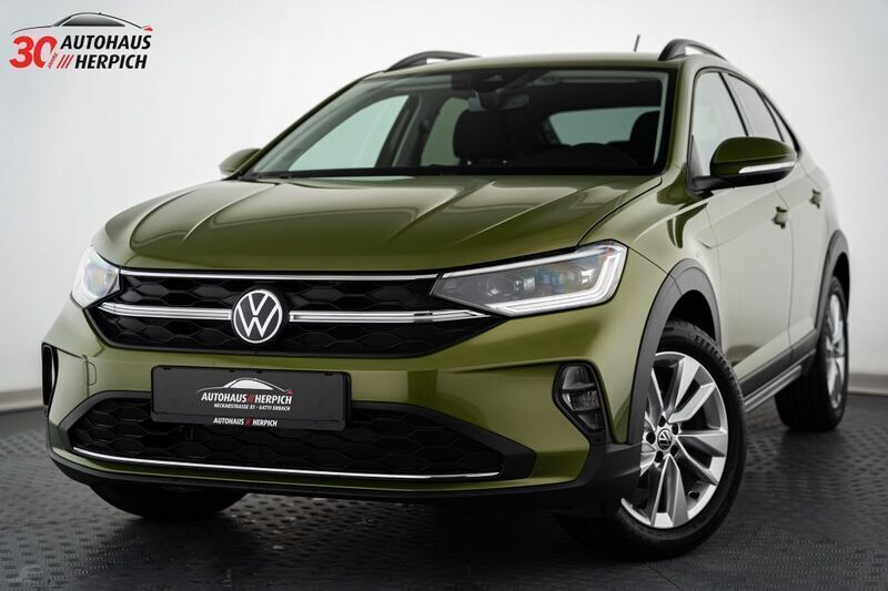 Visual green metallic Neu 2025 VW Taigo Life SUV | 26.990 € (Guter Preis) - Bild 1/4