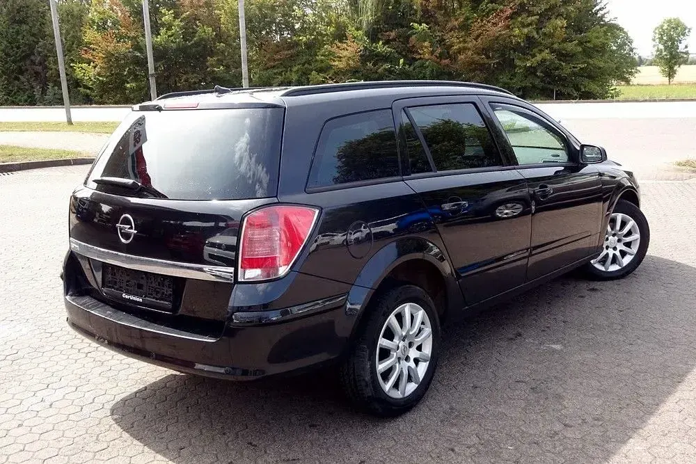 Gebraucht Opel Astra Innovation 110 PS (80 kW) 2008 Schwarz Limousine