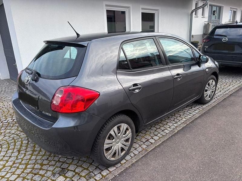 Gebraucht Toyota Auris Sol 124 PS (91 kW) 2008 Grau Kleinwagen