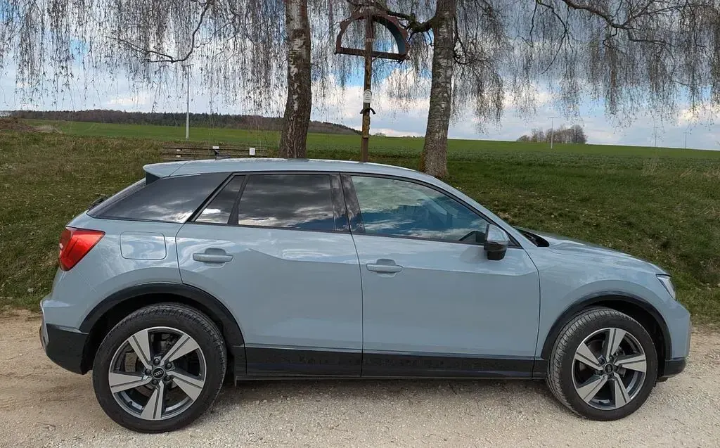 Używany Audi Q2 Advanced Plus 150 KM (110 kW) 2024 Szary SUV