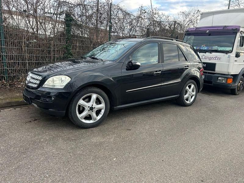 Gebraucht Mercedes ML280 190 PS (139 kW) 2008 Schwarz SUV