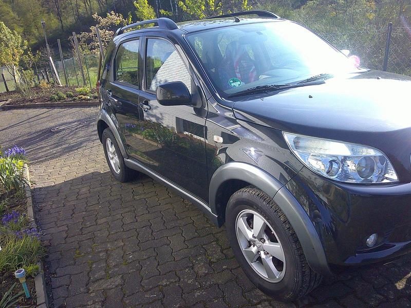 Gebraucht Daihatsu Terios 105 PS (77 kW) 2007 Schwarz SUV