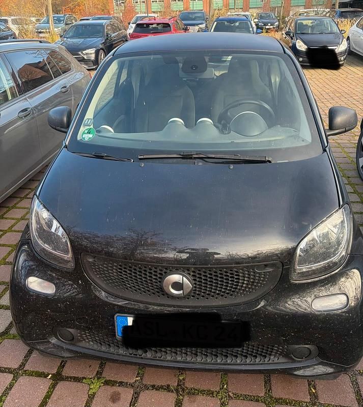 Schwarz Gebraucht 2016 Smart ForTwo Coupé Kleinwagen | 8.250 € - Bild 1/4