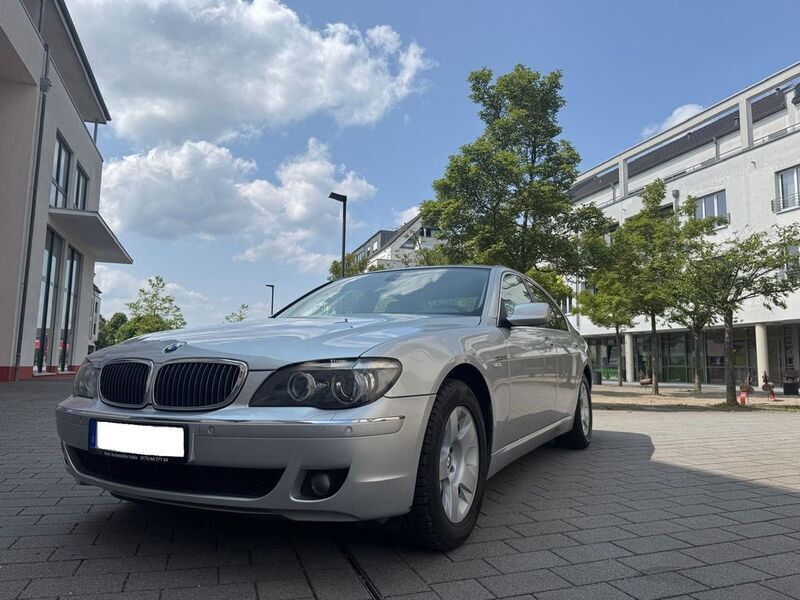 Silber Gebraucht 2006 BMW 730 Sport Line Limousine | 13.850 € - Bild 1/4