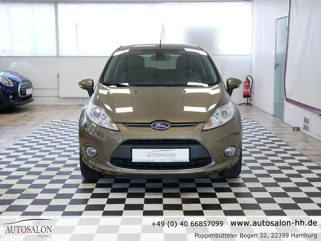 Gebraucht Ford Fiesta Titanium 82 PS (60 kW) 2012 Braun Kleinwagen