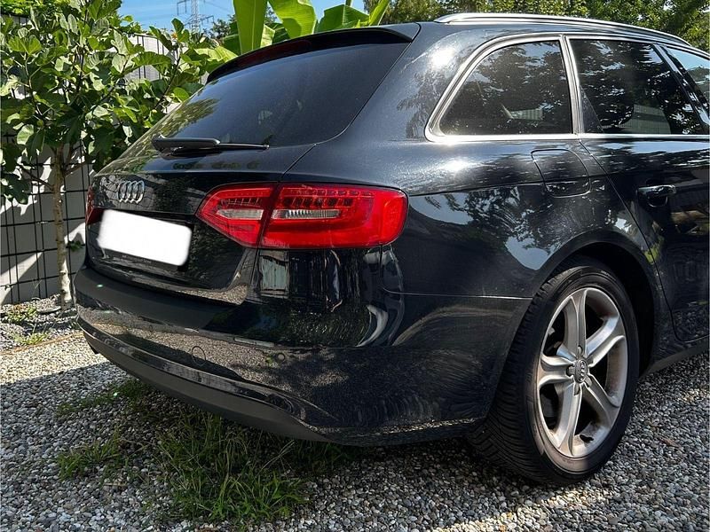 Gebraucht Audi A4 Ambition 177 PS (130 kW) 2012 Schwarz Kombi