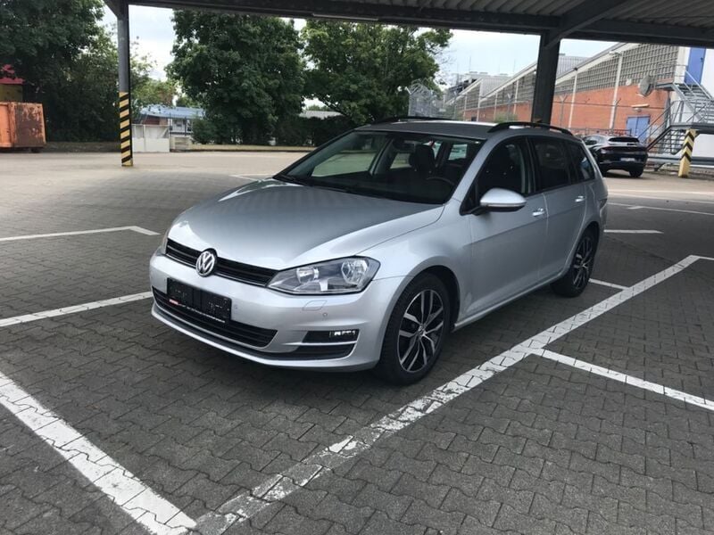 Silber Gebraucht 2015 VW Golf VII Comfortline Kombi | 6.700 € (Superpreis) - Bild 1/4