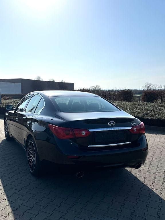 Gebraucht Infiniti Q50 170 PS (125 kW) 2016 Schwarz Limousine