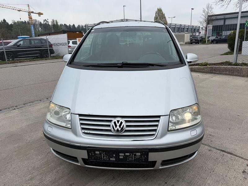 Second-hand VW Sharan 116 CP (85 kW) 2007 Argintiu Monovolum