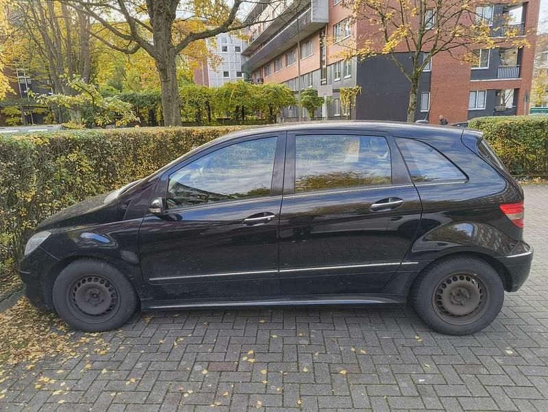 Gebraucht Mercedes B170 116 PS (85 kW) 2006 Schwarz Van / Kleinbus