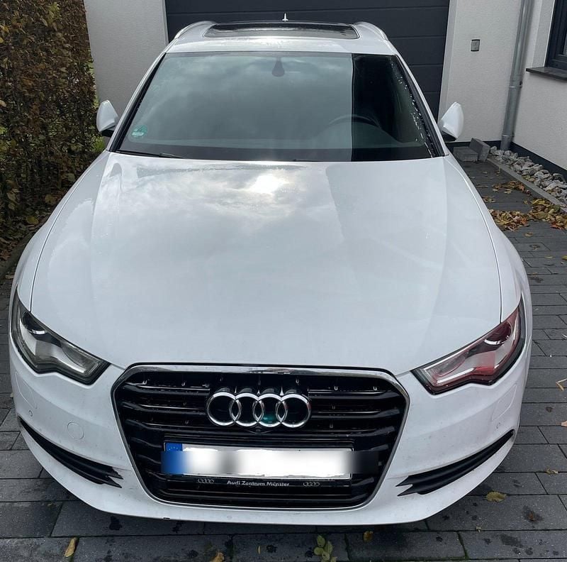 Weiß Gebraucht 2011 Audi A6 Design Kombi | 12.000 € (Teuer) - Bild 1/4