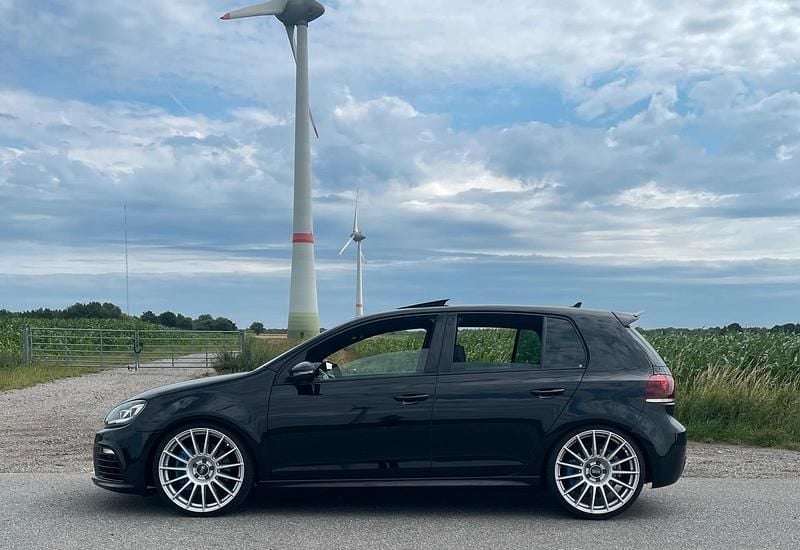Gebraucht VW Golf VI R 271 PS (199 kW) 2011 Schwarz Kleinwagen