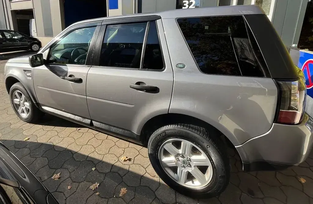 Gebraucht Land Rover Freelander 2 150 PS (110 kW) 2013 Silber SUV