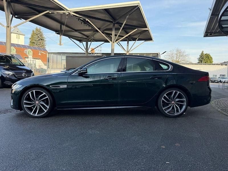 Gebraucht Jaguar XF R-Dynamic 204 PS (150 kW) 2021 Grün Limousine