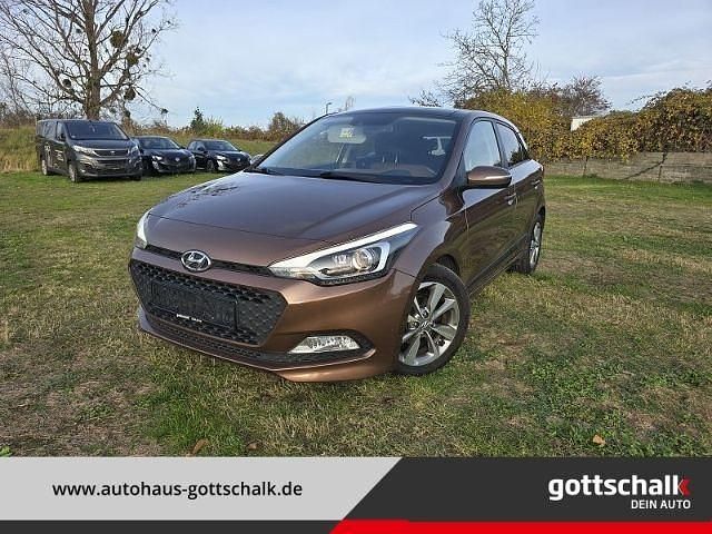Braun Gebraucht 2017 Hyundai i20 Trend Limousine | 7.590 € (Fairer Preis) - Bild 1/4