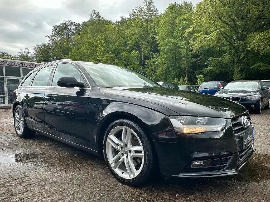 Używany Audi A4 Ambition 170 KM (125 kW) 2012 Czarny Kombi