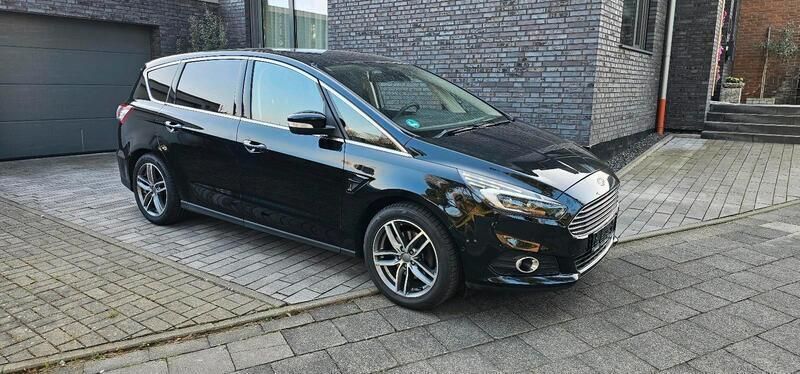 Schwarz Gebraucht 2016 Ford S-MAX Titanium Van / Kleinbus | 11.990 € (Fairer Preis) - Bild 1/4