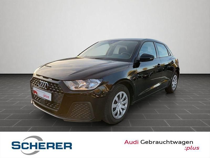 Mythosschwarz metallic Gebraucht 2021 Audi A1 Sportback Design Kleinwagen | 18.800 € (Fairer Preis) - Bild 1/4