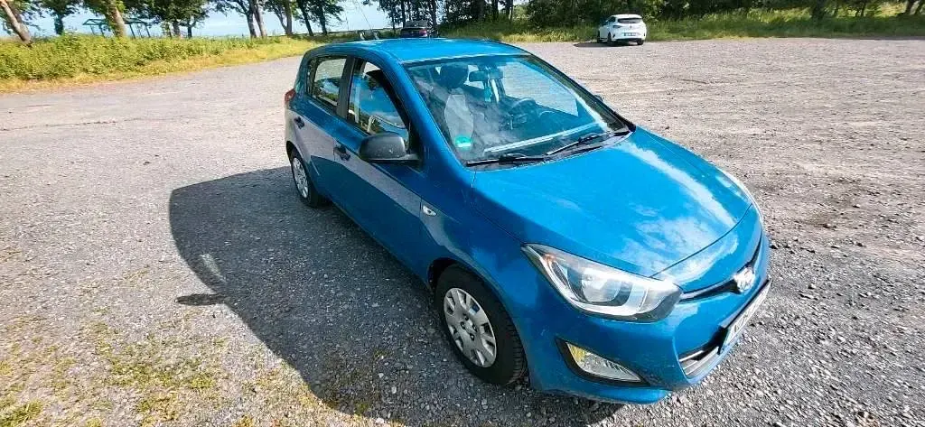 Gebraucht Hyundai i20 86 PS (63 kW) 2014 Blau Kleinwagen