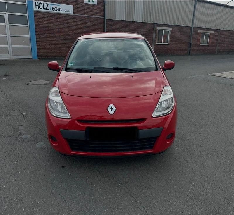 Gebraucht Renault Clio IV 75 PS (55 kW) 2013 Rot Kleinwagen