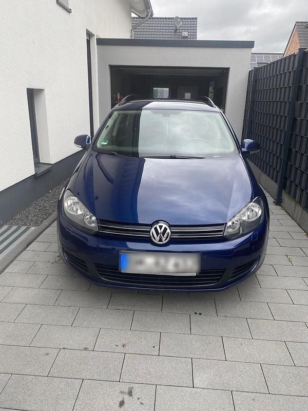 Blau Gebraucht 2010 VW Golf Kombi | 2.200 € (Superpreis) - Bild 1/4