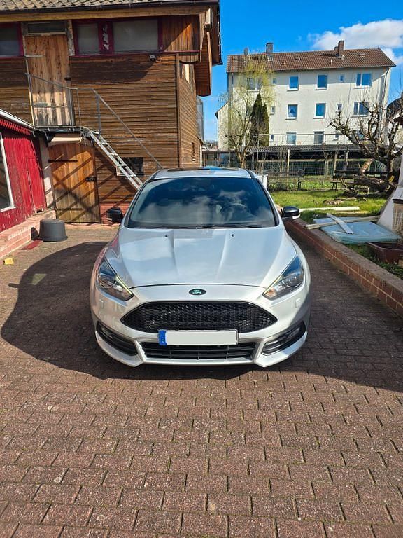 Gebraucht Ford Focus Sport 290 PS (213 kW) 2015 Silber Limousine
