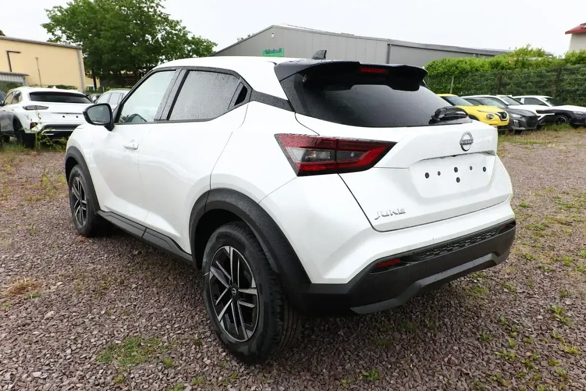 Neu Nissan Juke N-Connecta 114 PS (83 kW) 2025 Pearl white metallic SUV