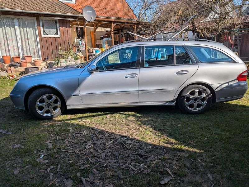 Gebraucht Mercedes E240 Avantgarde 177 PS (130 kW) 2004 Silber Kombi