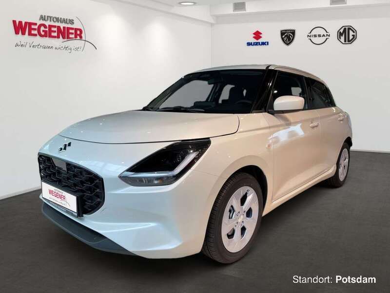 Pure white pearl met Neu 2025 Suzuki Swift Comfort Kleinwagen | 18.490 € - Bild 1/4