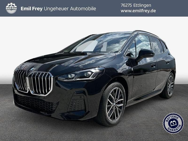 Saphirschwarz metallic Neu 2025 BMW 230e Active Tourer Van / Kleinbus | 59.600 € - Bild 1/2