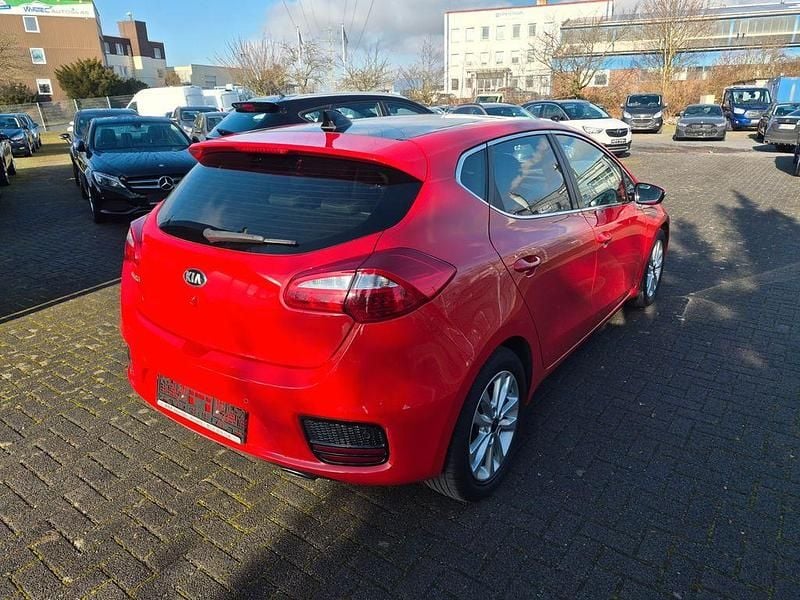 Gebraucht Kia Ceed 135 PS (99 kW) 2017 Rot Kleinwagen
