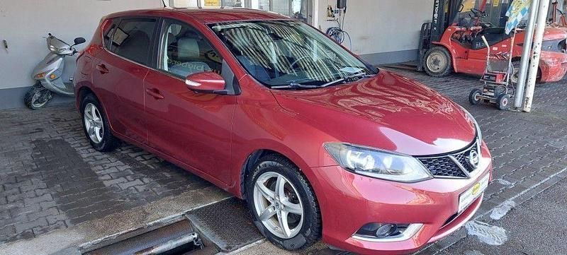 Gebraucht Nissan Pulsar Tekna 190 PS (139 kW) 2016 Rot Limousine