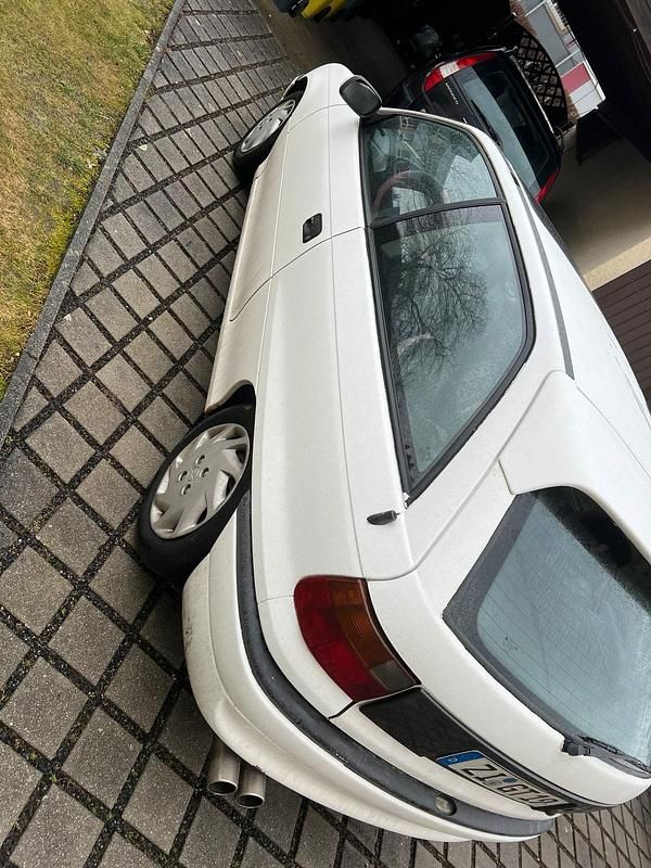 Gebraucht Opel Astra 60 PS (44 kW) 1997 Weiß Kleinwagen