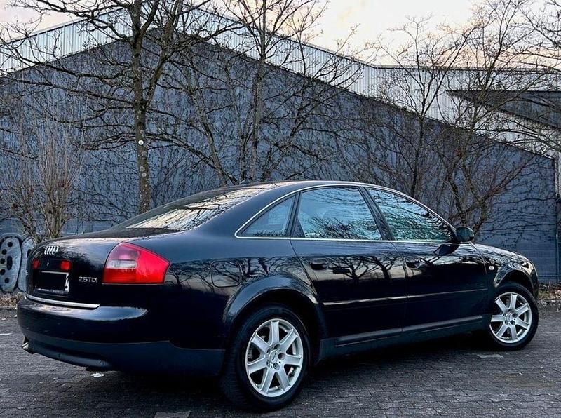Schwarz Gebraucht 2002 Audi A6 Limousine | 2.100 € (Etwas zu teuer) - Bild 1/4