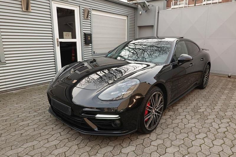Gebraucht Porsche Panamera Turbo 549 PS (403 kW) 2018 Tiefschwarz Limousine
