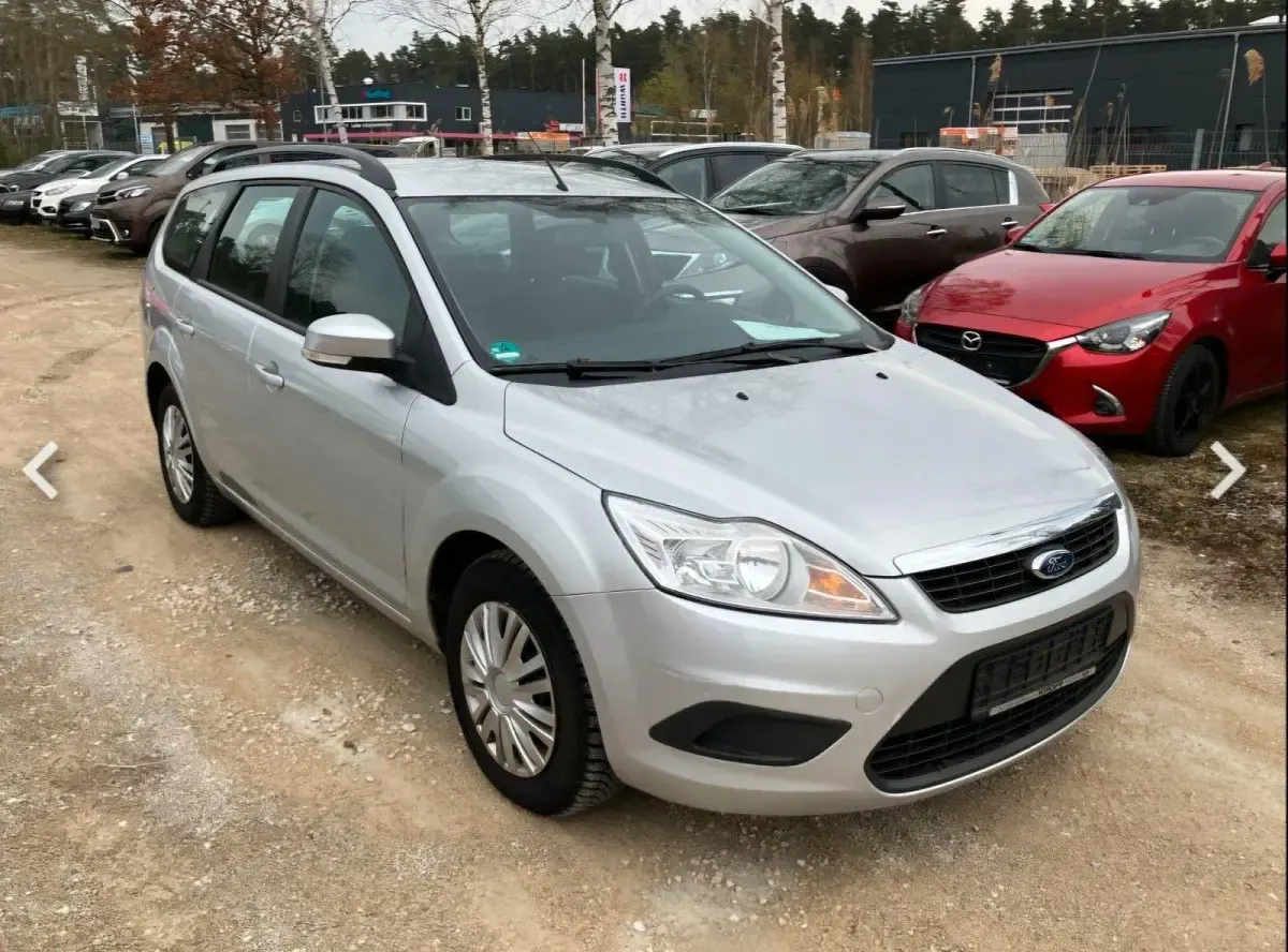 Gebraucht Ford Focus 101 PS (74 kW) 2010 Silber Limousine
