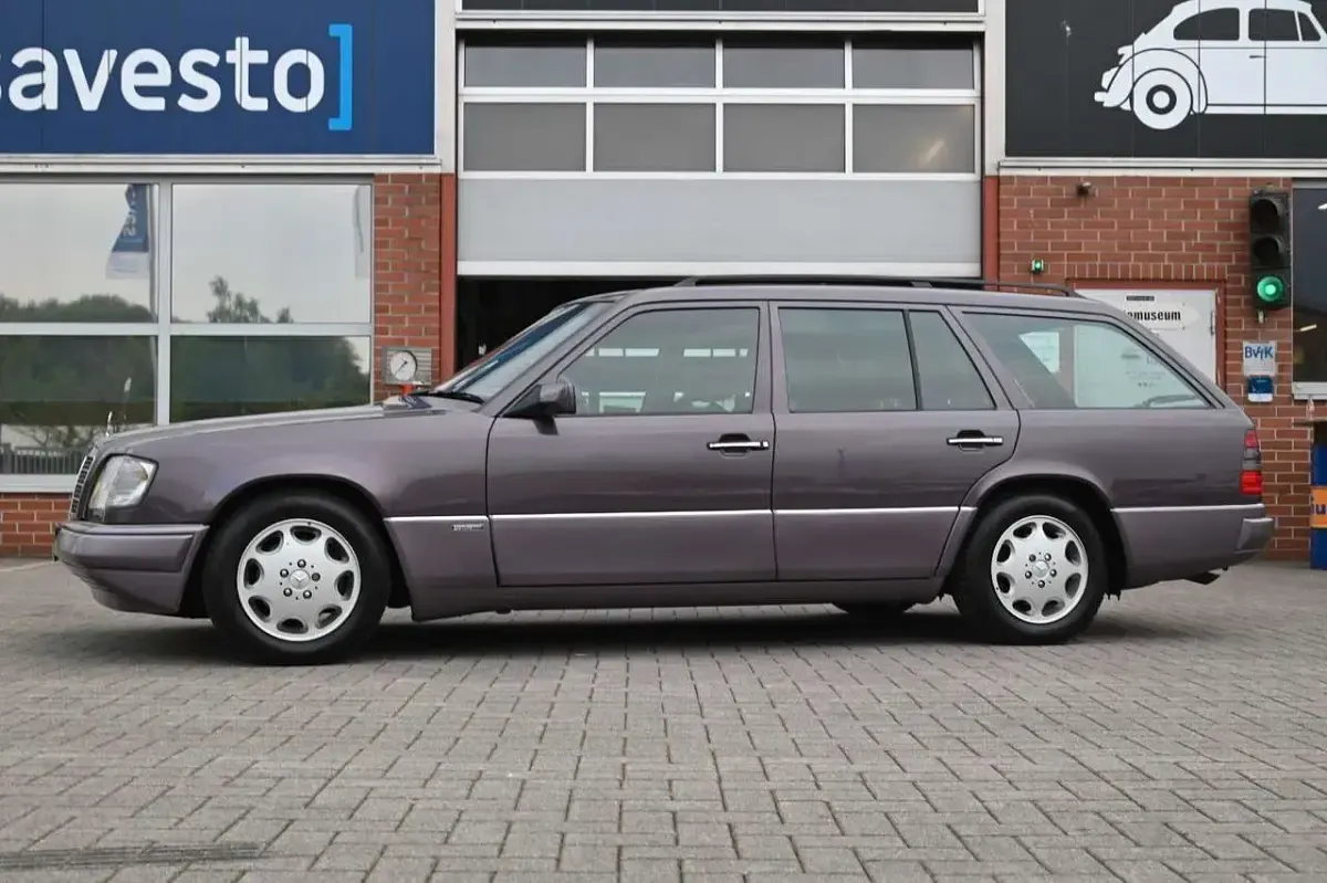 Brugt Mercedes E220 150 HK (110 kW) 1994 Lilla Stationcar