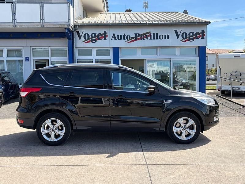 Usado Ford Kuga SYNC Edition 150 HP (110 kW) 2016 Preto SUV