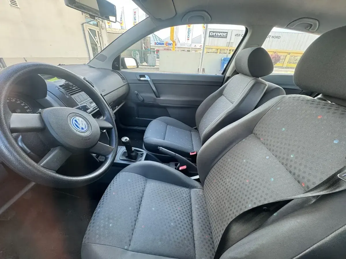 Gebraucht VW Polo Basis 64 PS (47 kW) 2002 Schwarz Kleinwagen