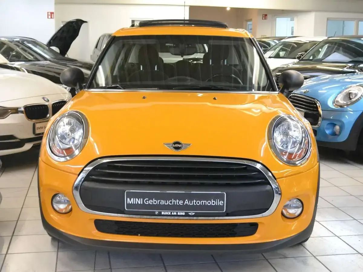 Gebraucht Mini One D 95 PS (69 kW) 2016 Volcanic orange Kleinwagen