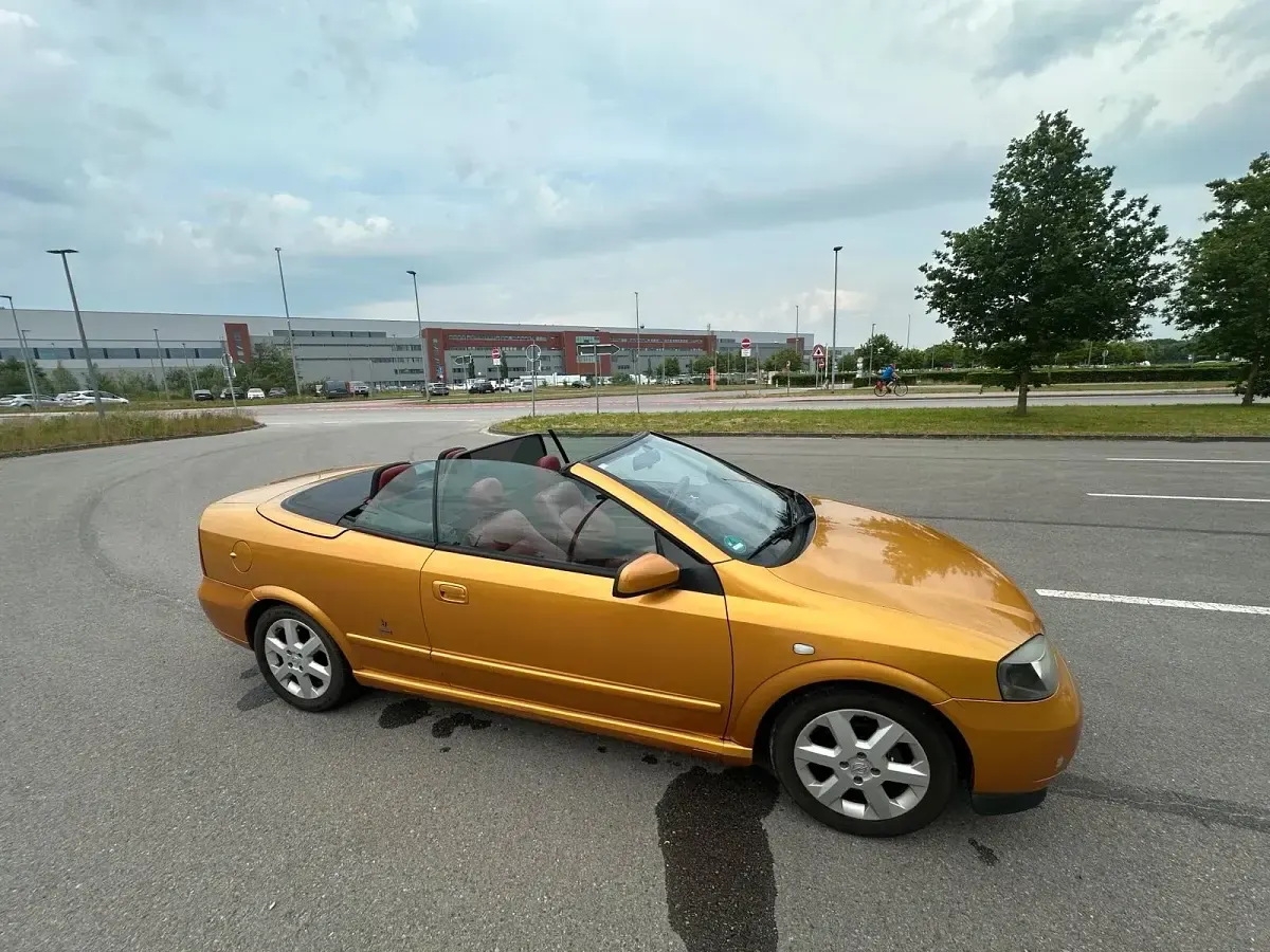 Gebraucht Opel Astra Cabriolet 101 PS (74 kW) 2002 Gelb Cabrio