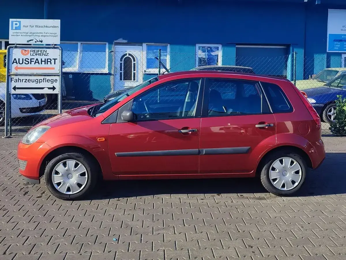 Gebraucht Ford Fiesta Style 80 PS (58 kW) 2007 Rot Kleinwagen