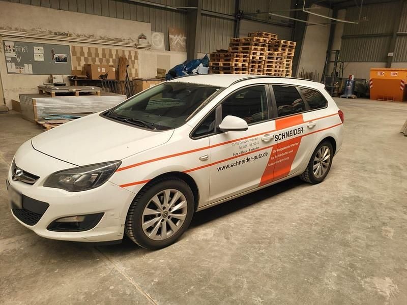 Gebraucht Opel Astra 130 PS (95 kW) 2013 Weiß Kombi