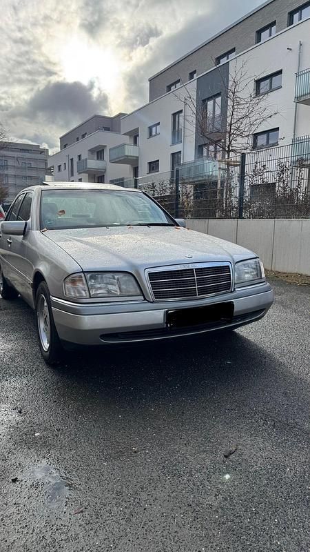 Silber Gebraucht 1996 Mercedes C280 Limousine | 5.499 € (Fairer Preis) - Bild 1/4