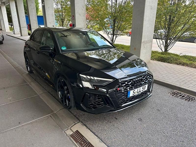 Gebraucht Audi RS3 Sport 400 PS (294 kW) 2022 Schwarz Limousine